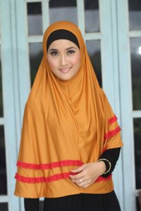 Bergo daily bahan jersey dengan renda
